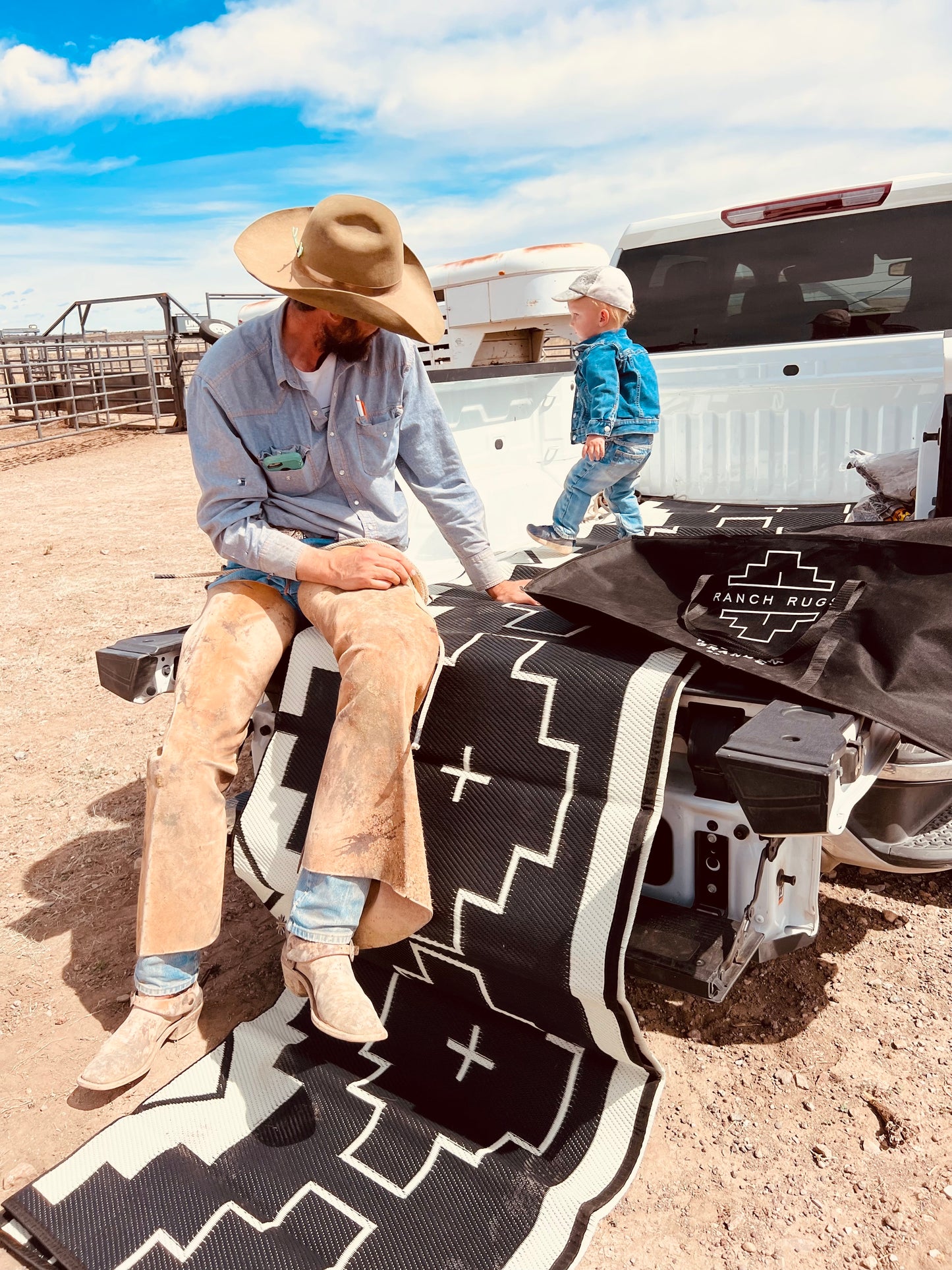 RANCH RUGS - 9ft x 12ft - TERLINGUA - Black + Ivory