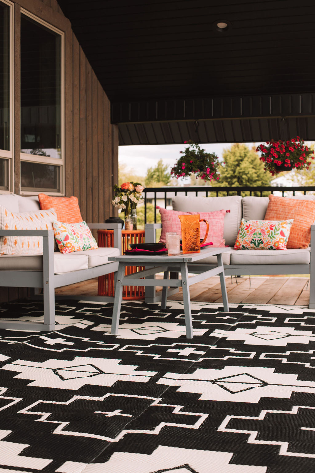 RANCH RUGS - 6ft x 9ft - TERLINGUA - Black + Ivory