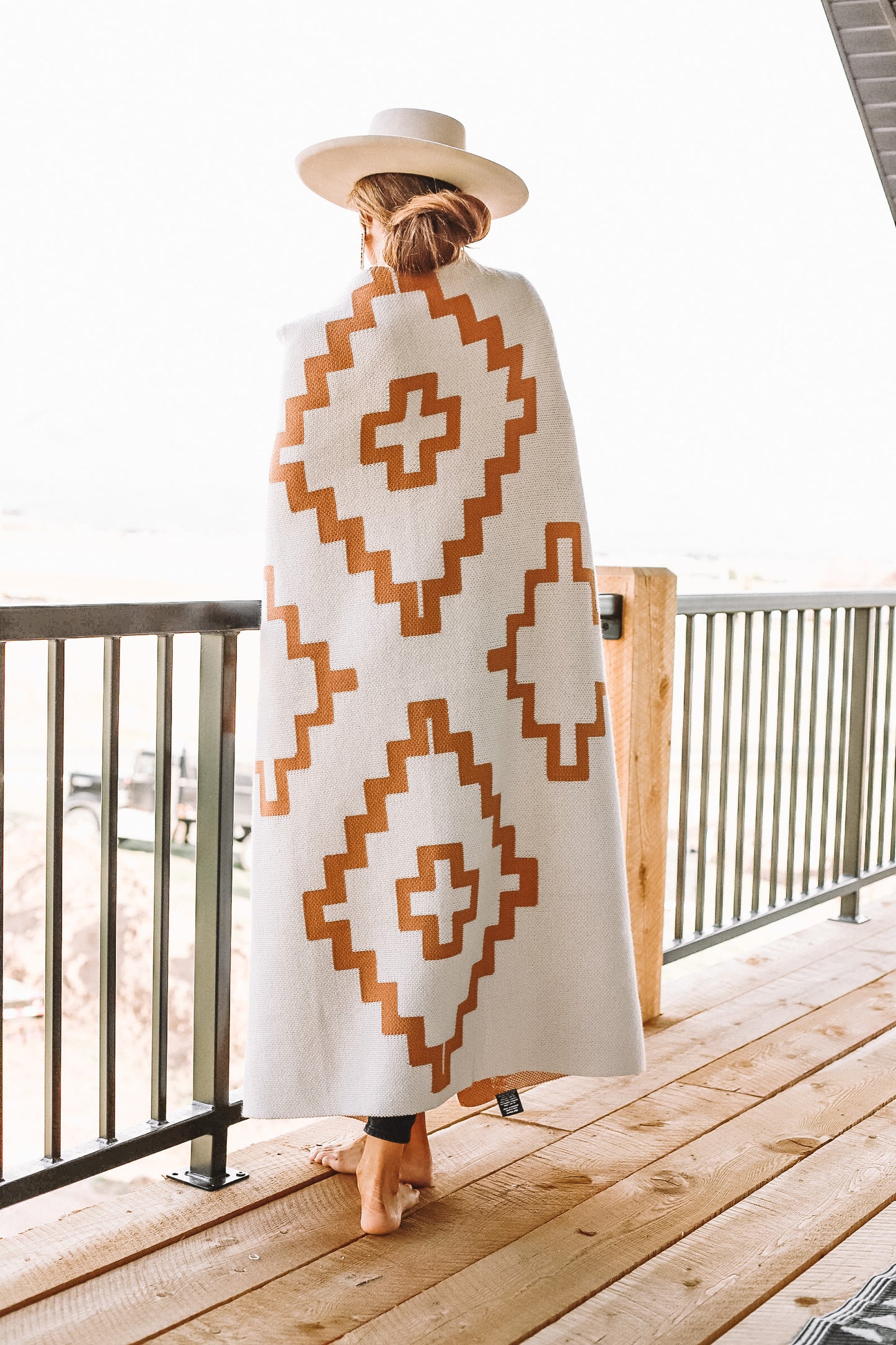RUST ALPINE QUEEN THROW (Retired Product)
