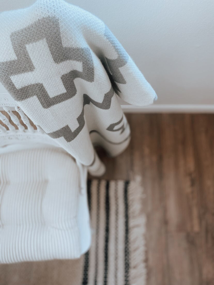 GRAY ALPINE QUEEN THROW (Retired Product)