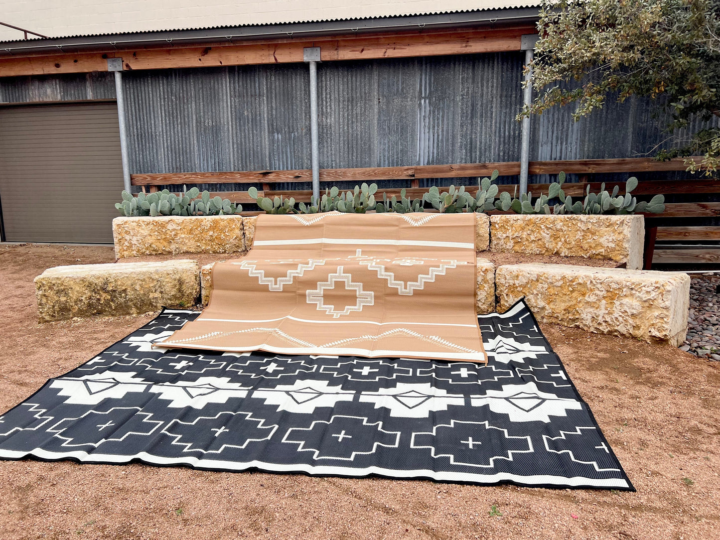 RANCH RUGS - 6ft x 9ft -  TERLINGUA - Black + Ivory